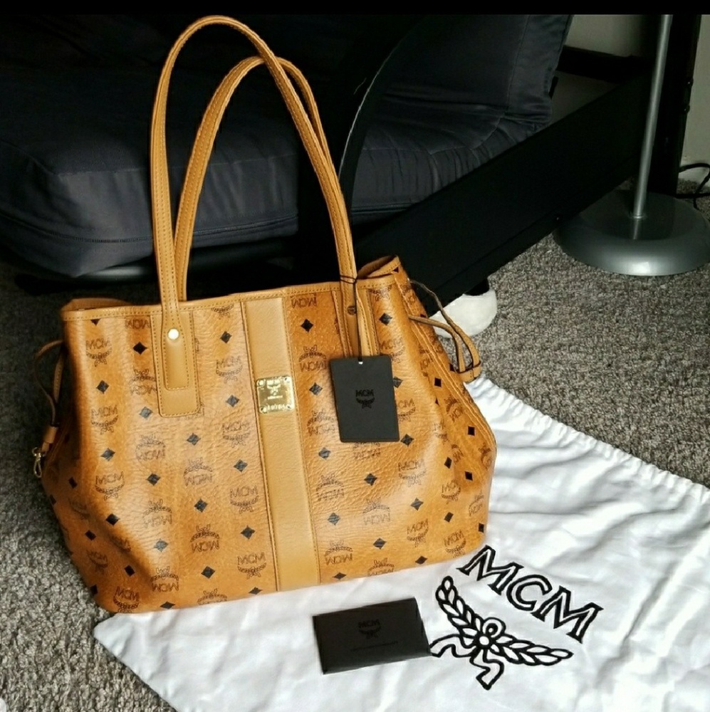 Authentic Stuffs - Picture 4 of 4